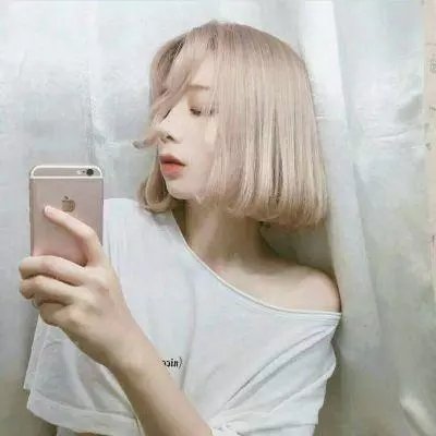 乳房与月亮